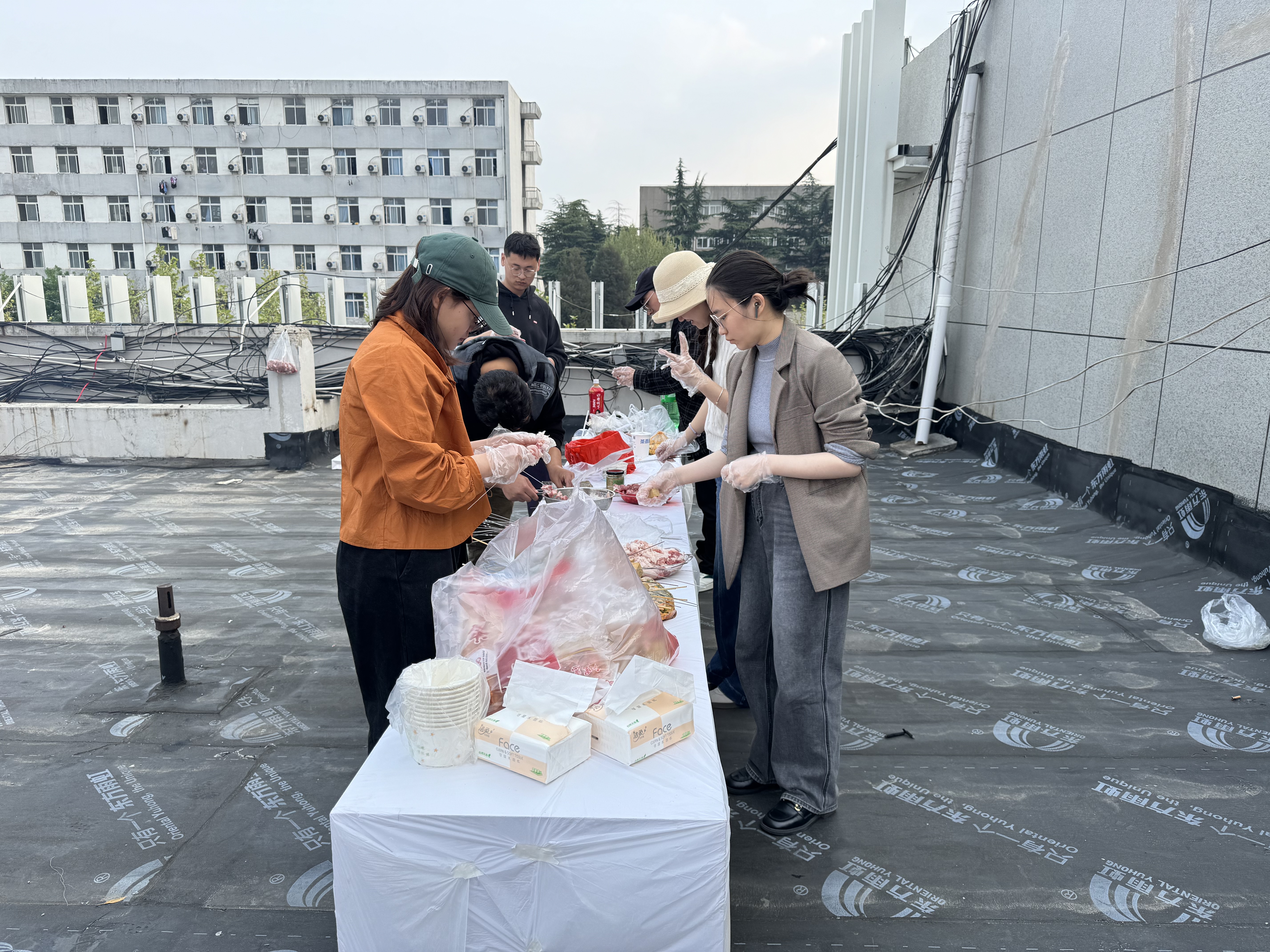 陽光正暖，不負時光，一路向前，未來可期